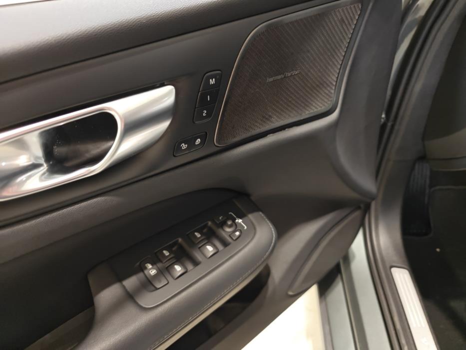 VOLVO V60 2026