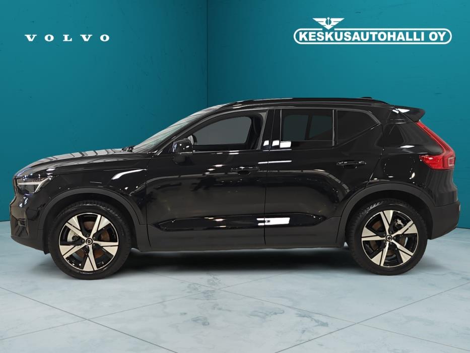 VOLVO EX40 2025
