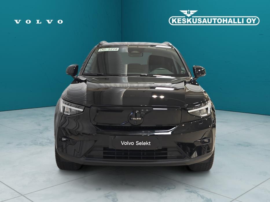 VOLVO EX40 2025