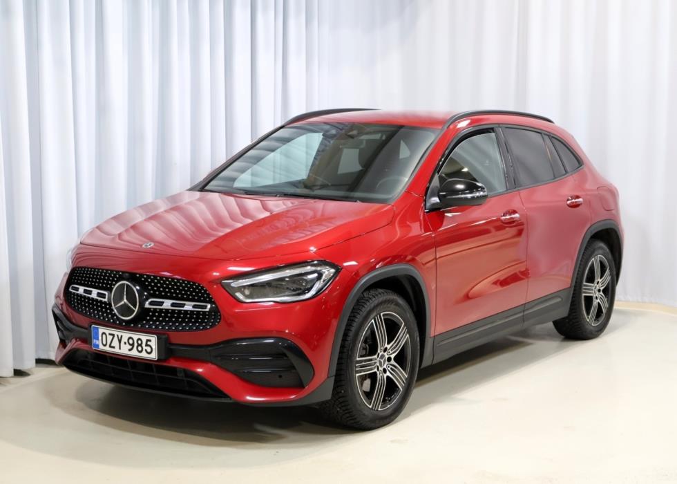 MERCEDES-BENZ GLA 2023