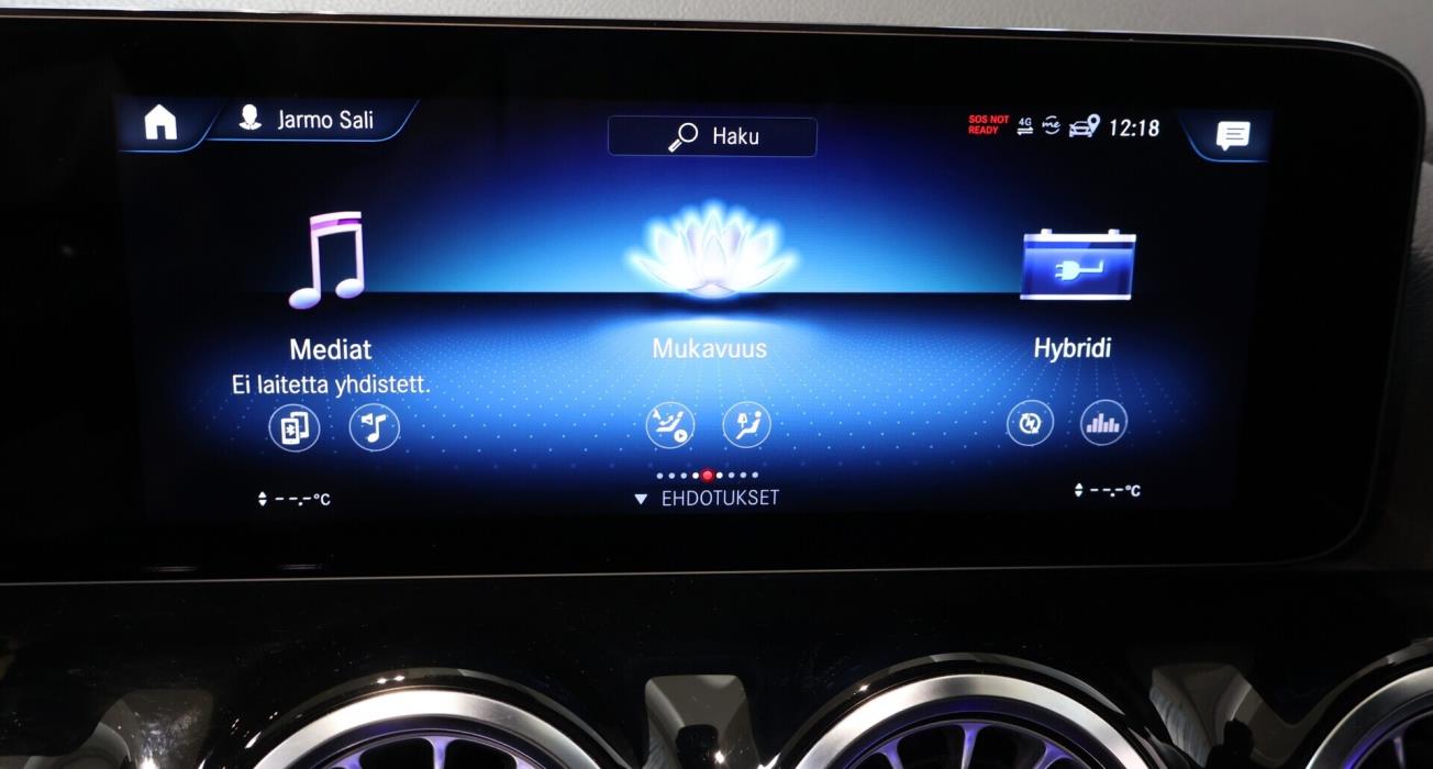 MERCEDES-BENZ GLA 2023