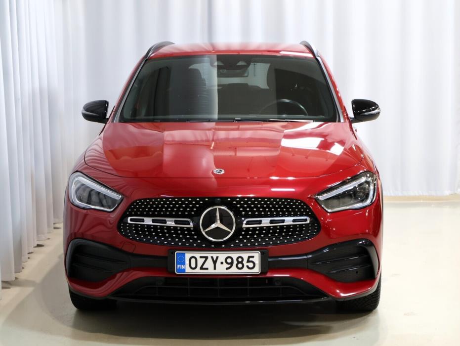 MERCEDES-BENZ GLA 2023