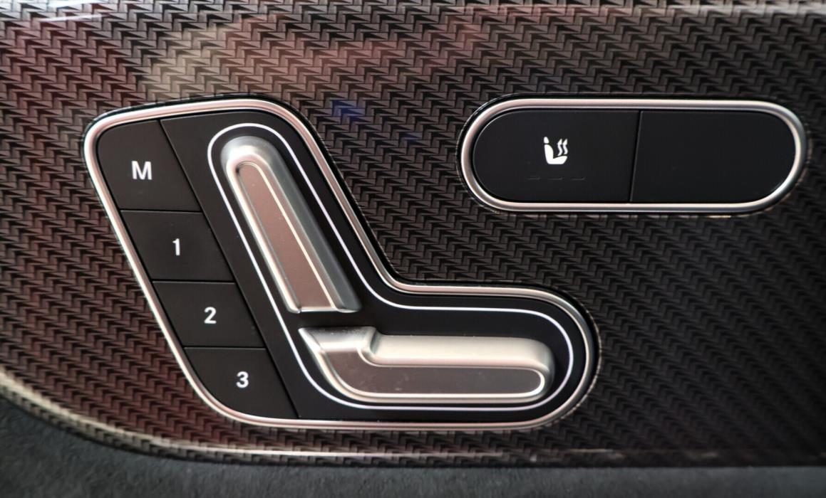 MERCEDES-BENZ GLA 2023