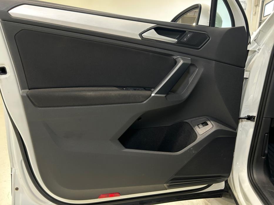 VOLKSWAGEN Tiguan 2016