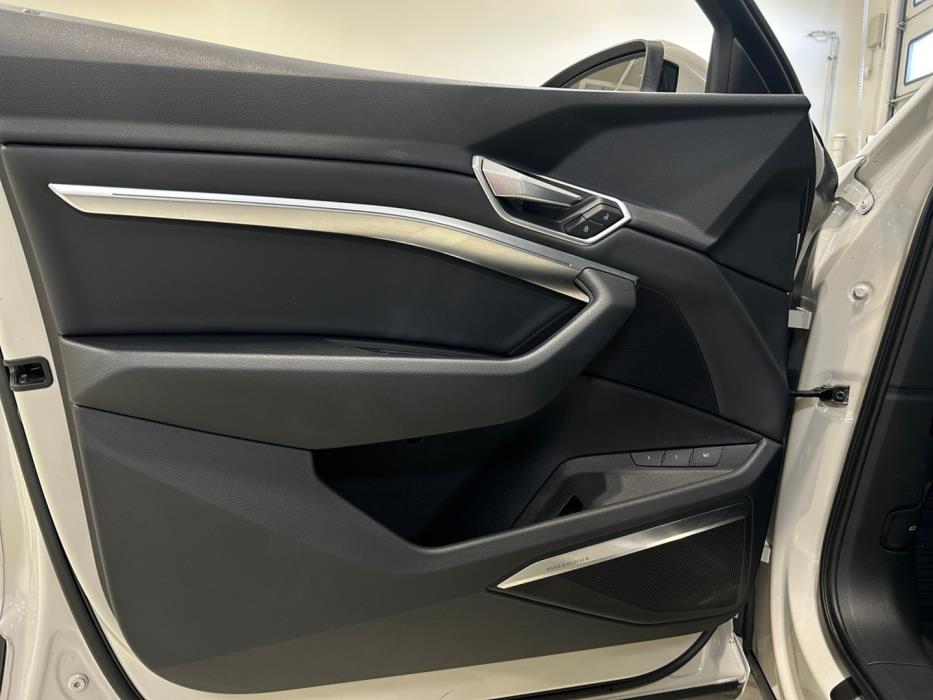 AUDI E-TRON 2021