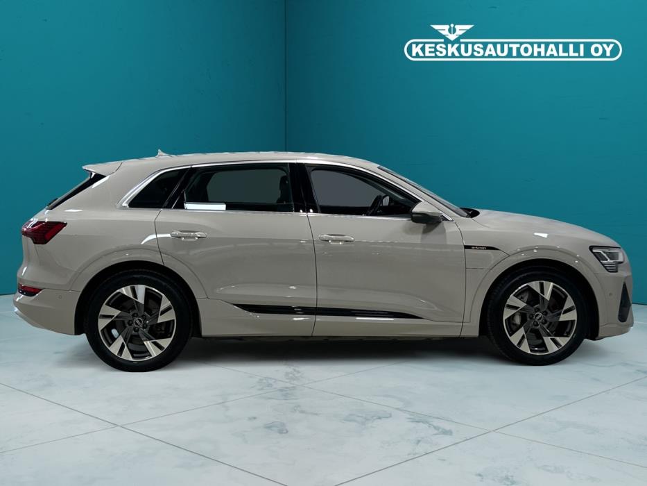 AUDI E-TRON 2021