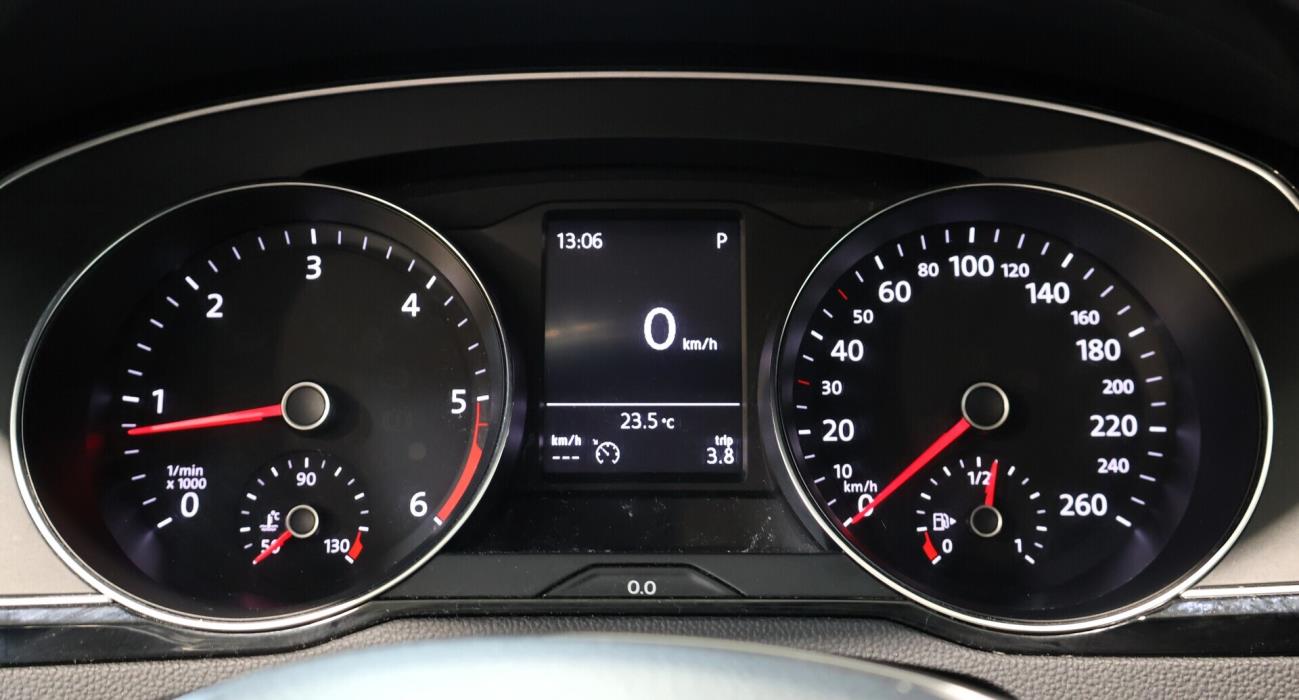 VOLKSWAGEN Passat 2018