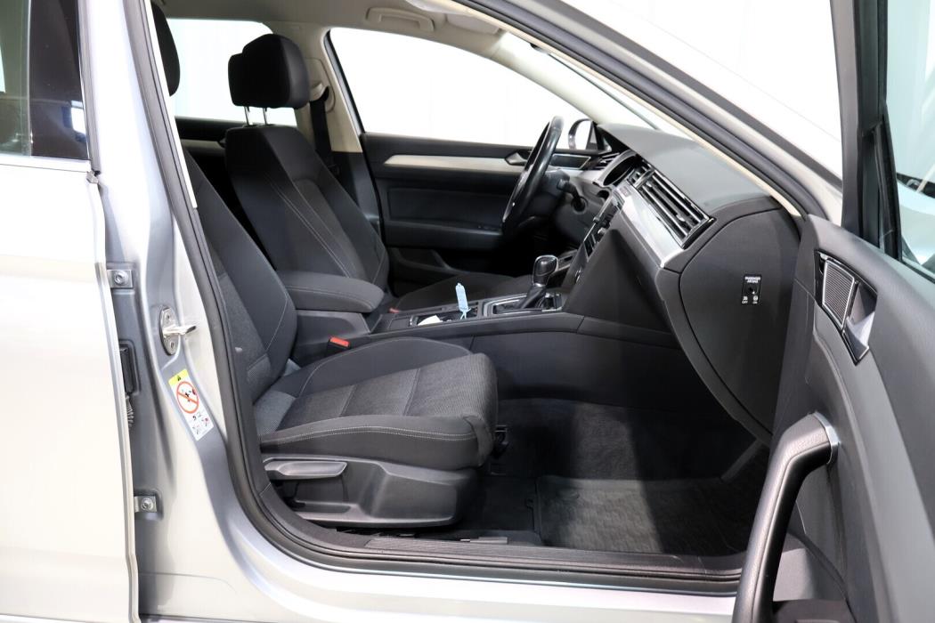 VOLKSWAGEN Passat 2018