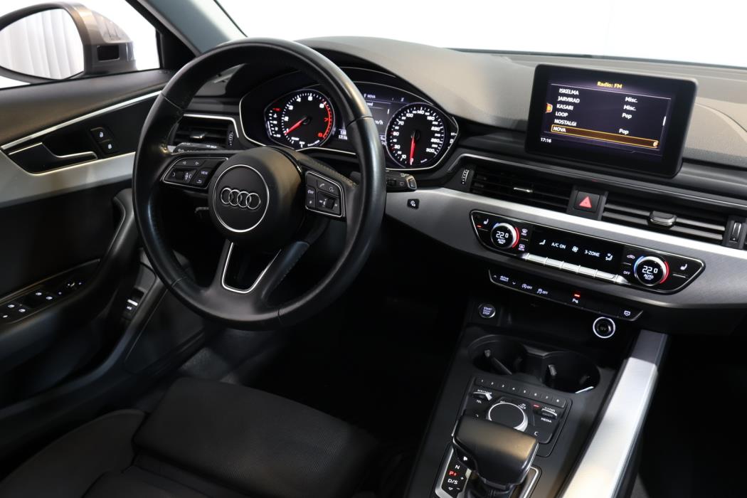 AUDI A4 2018
