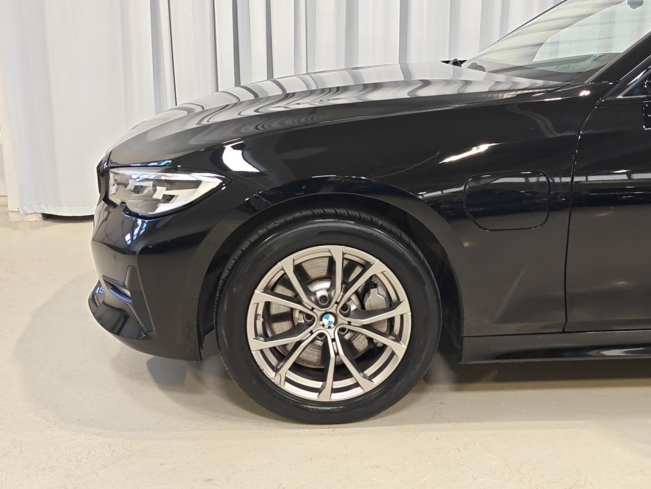 BMW 330 2020
