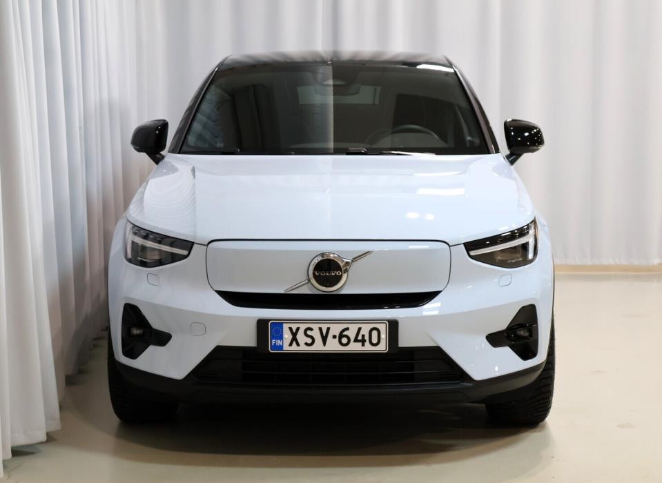 VOLVO EC40 2025