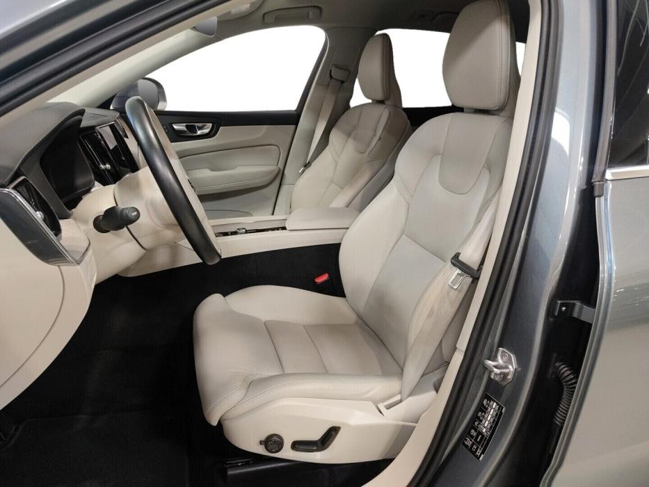 VOLVO XC60 2021
