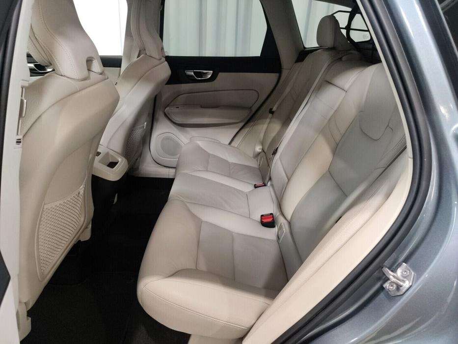 VOLVO XC60 2021