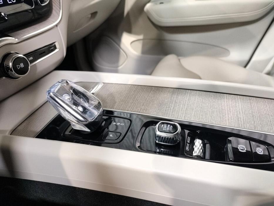 VOLVO XC60 2021