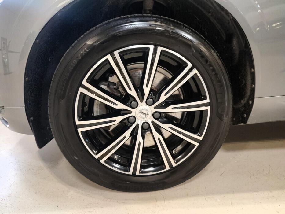 VOLVO XC60 2021