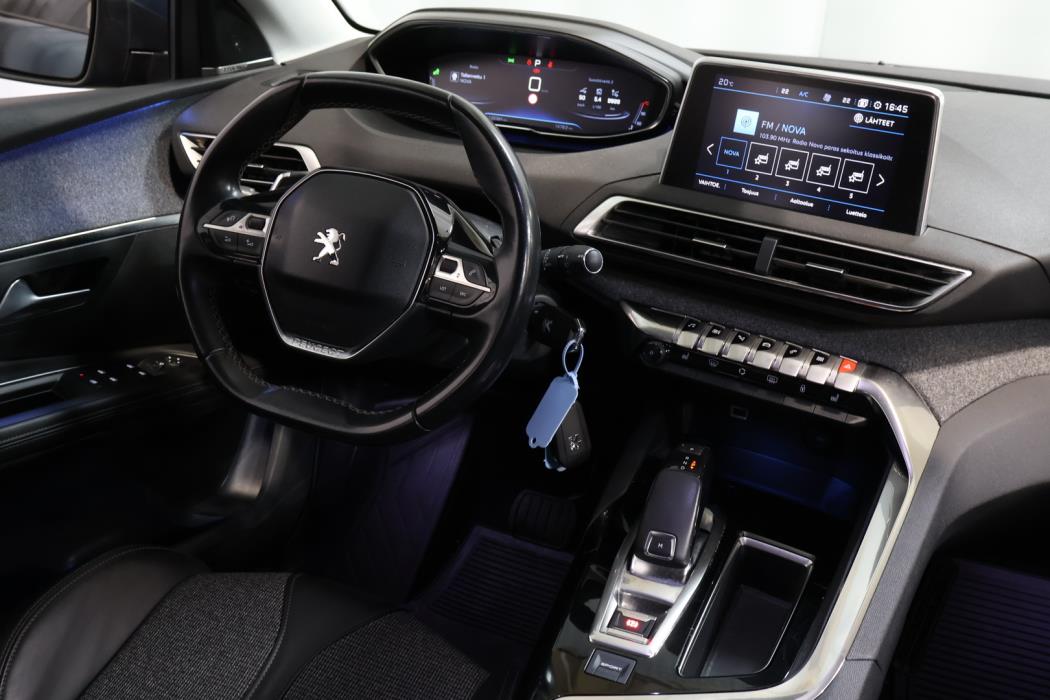 PEUGEOT 5008 2018