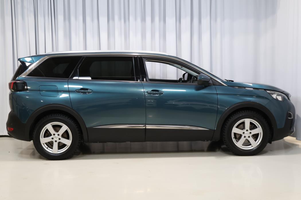 PEUGEOT 5008 2018