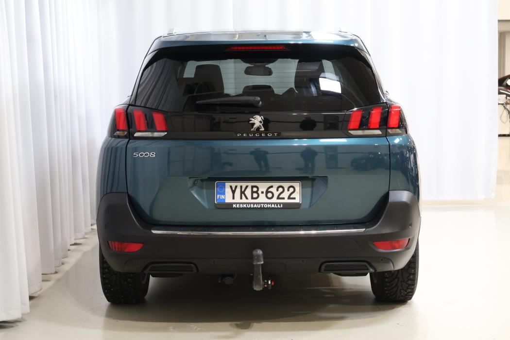 PEUGEOT 5008 2018
