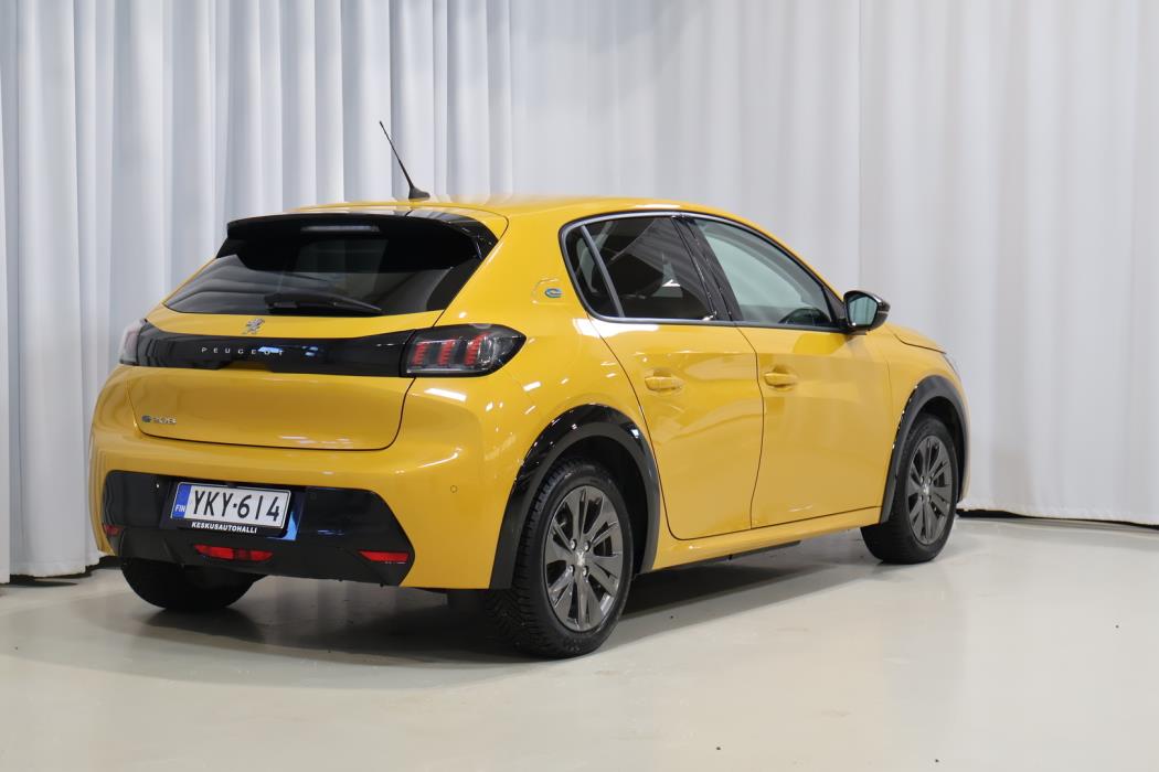 PEUGEOT e-208 2022