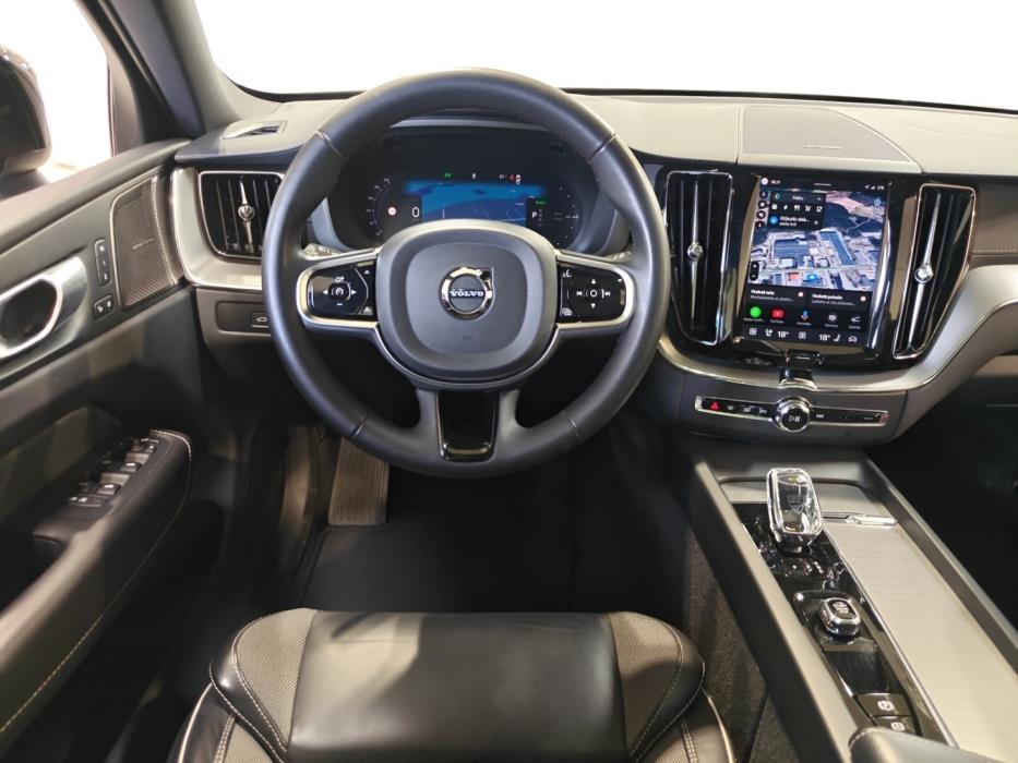 VOLVO XC60 2024