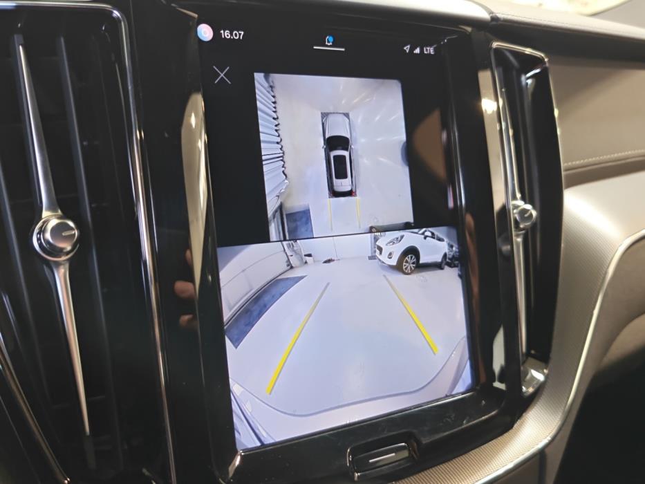 VOLVO XC60 2024