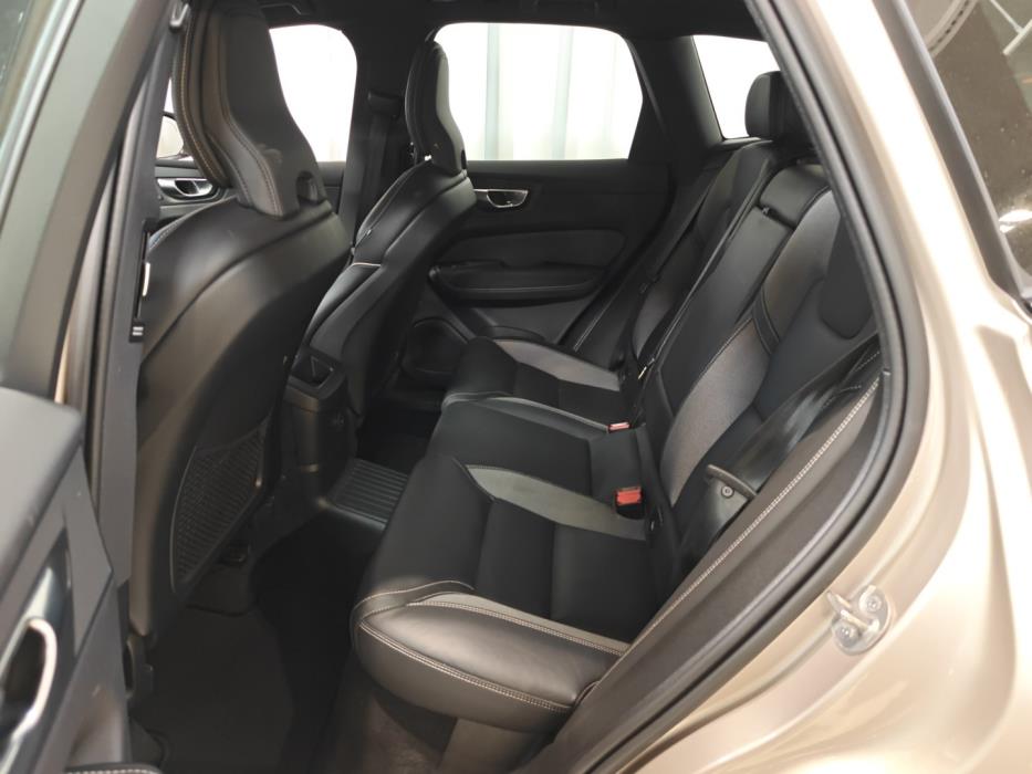 VOLVO XC60 2024