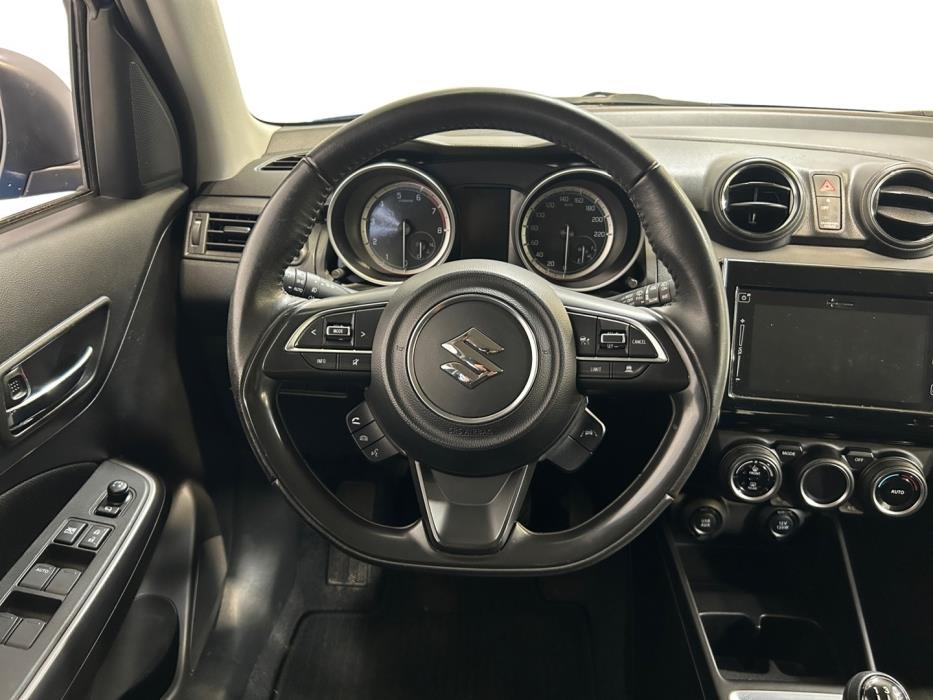 SUZUKI Swift 2023