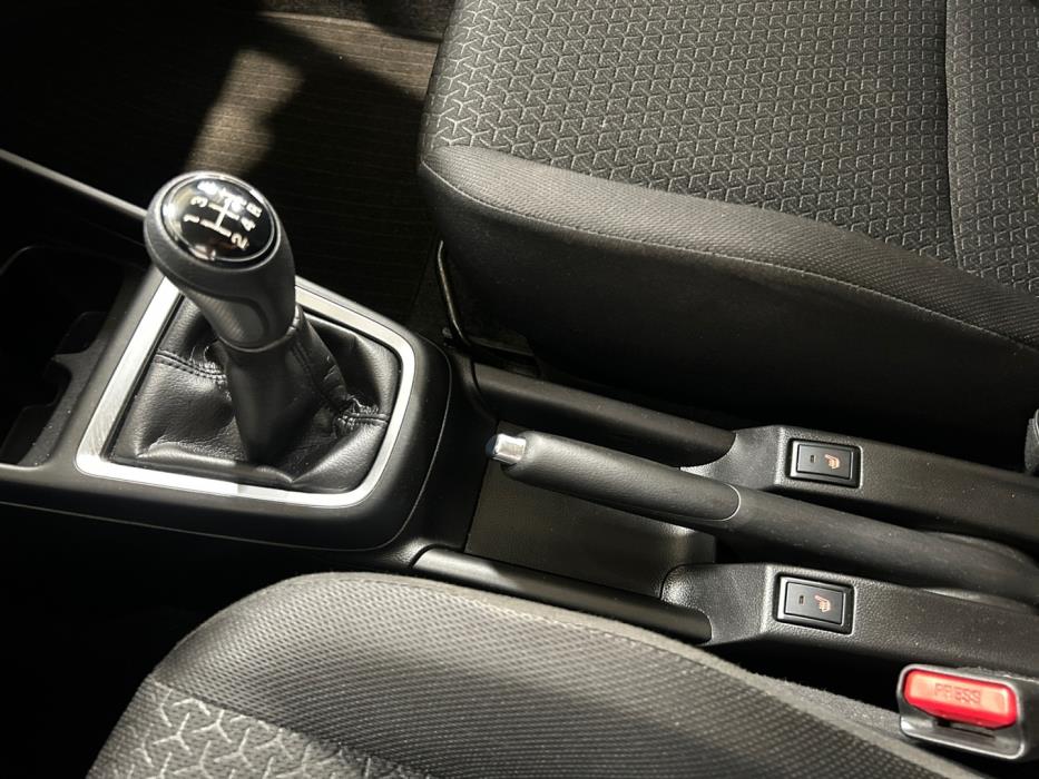SUZUKI Swift 2023