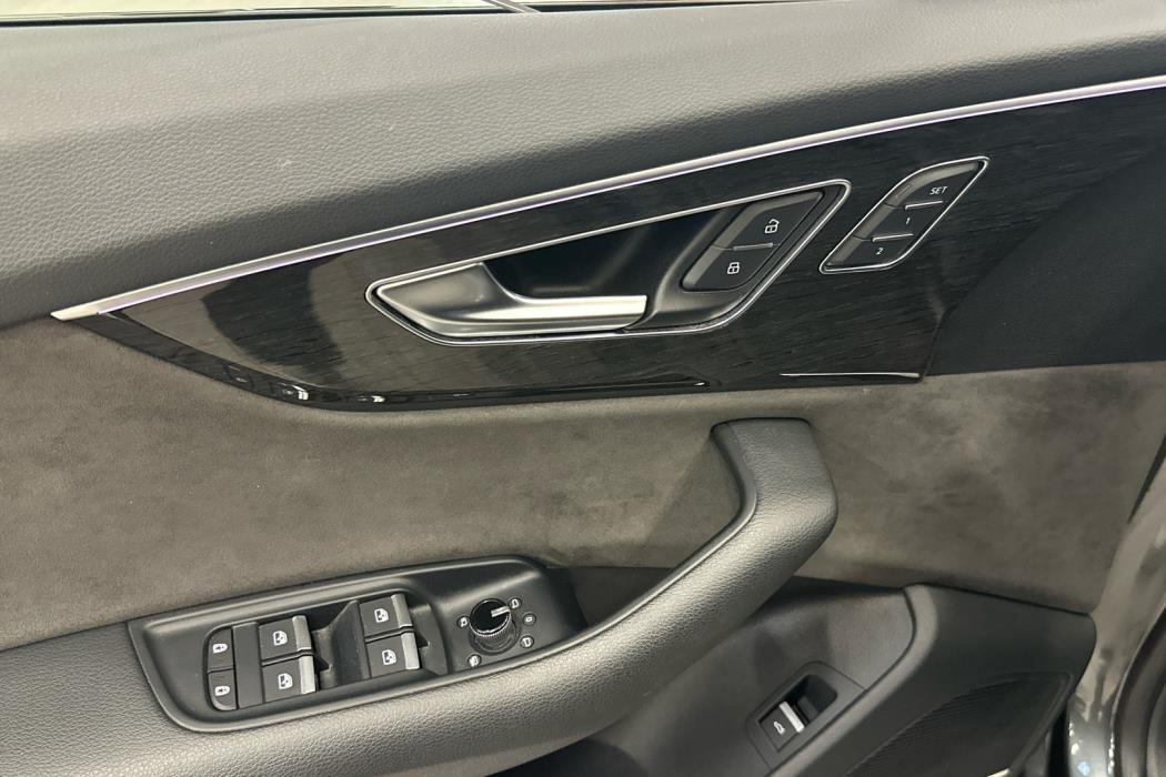 AUDI Q8 2019