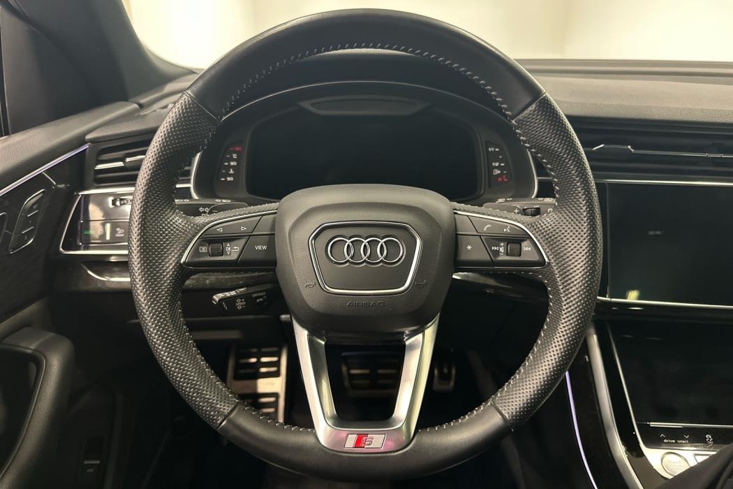 AUDI Q8 2019