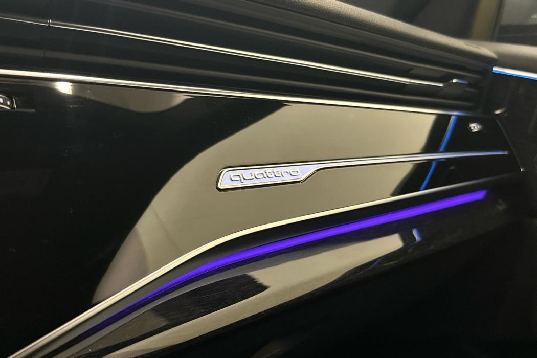 AUDI Q8 2019