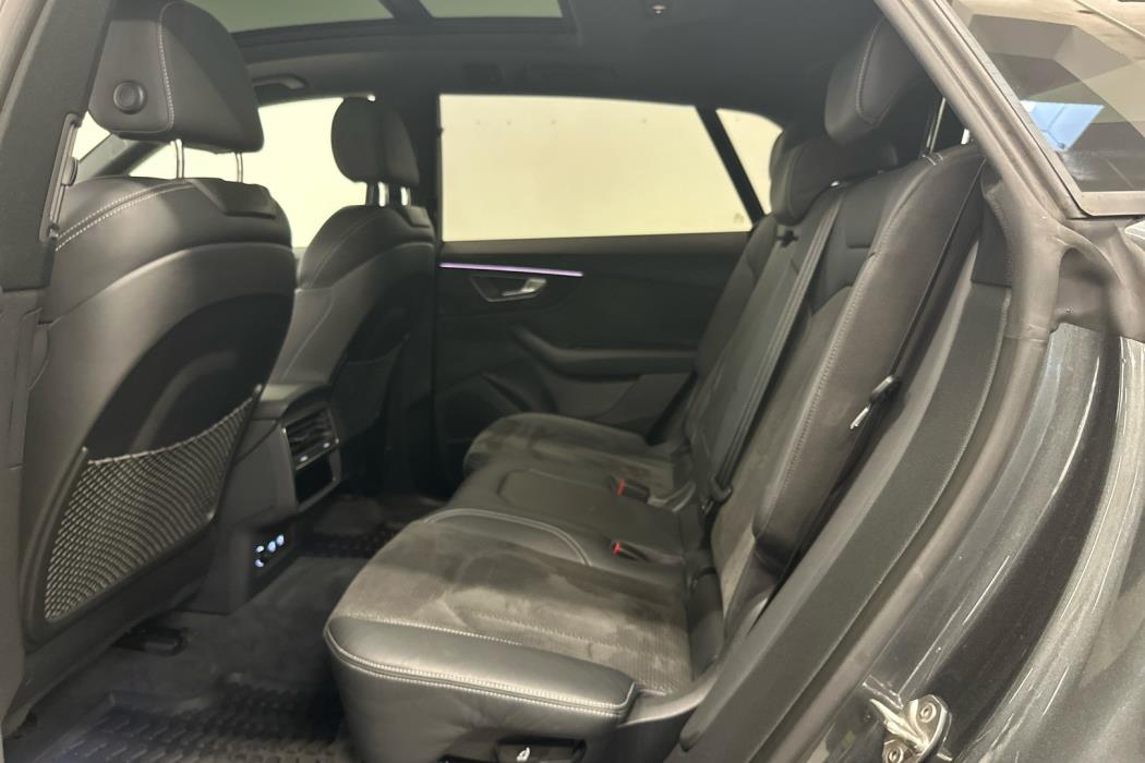 AUDI Q8 2019