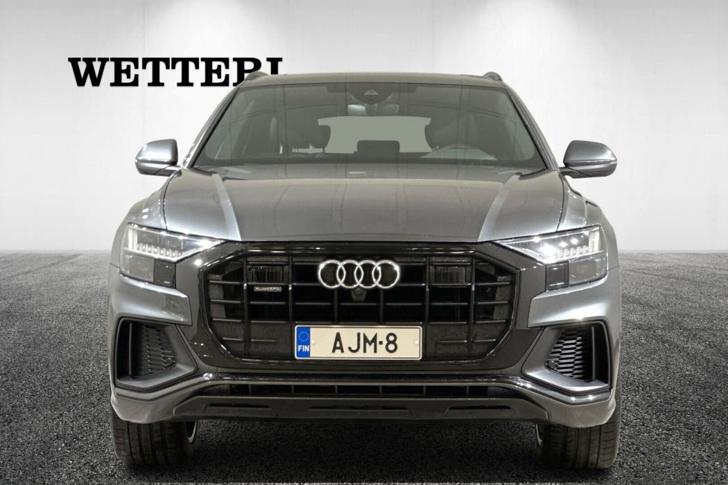 AUDI Q8 2019