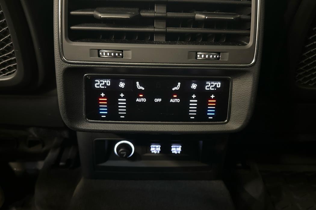 AUDI Q8 2019