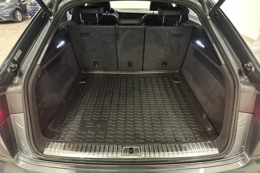 AUDI Q8 2019