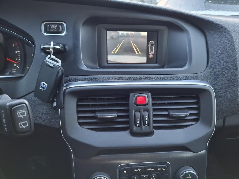 VOLVO V40 2013