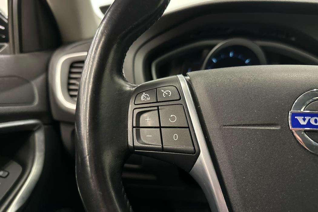 VOLVO V40 Cross Country 2015