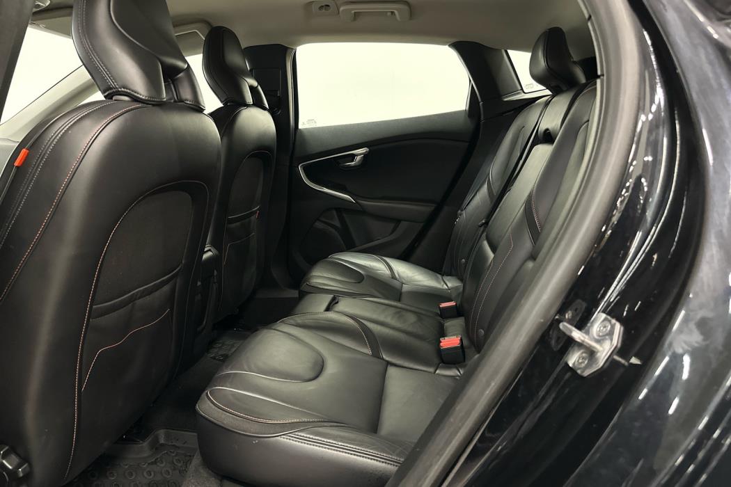 VOLVO V40 Cross Country 2015