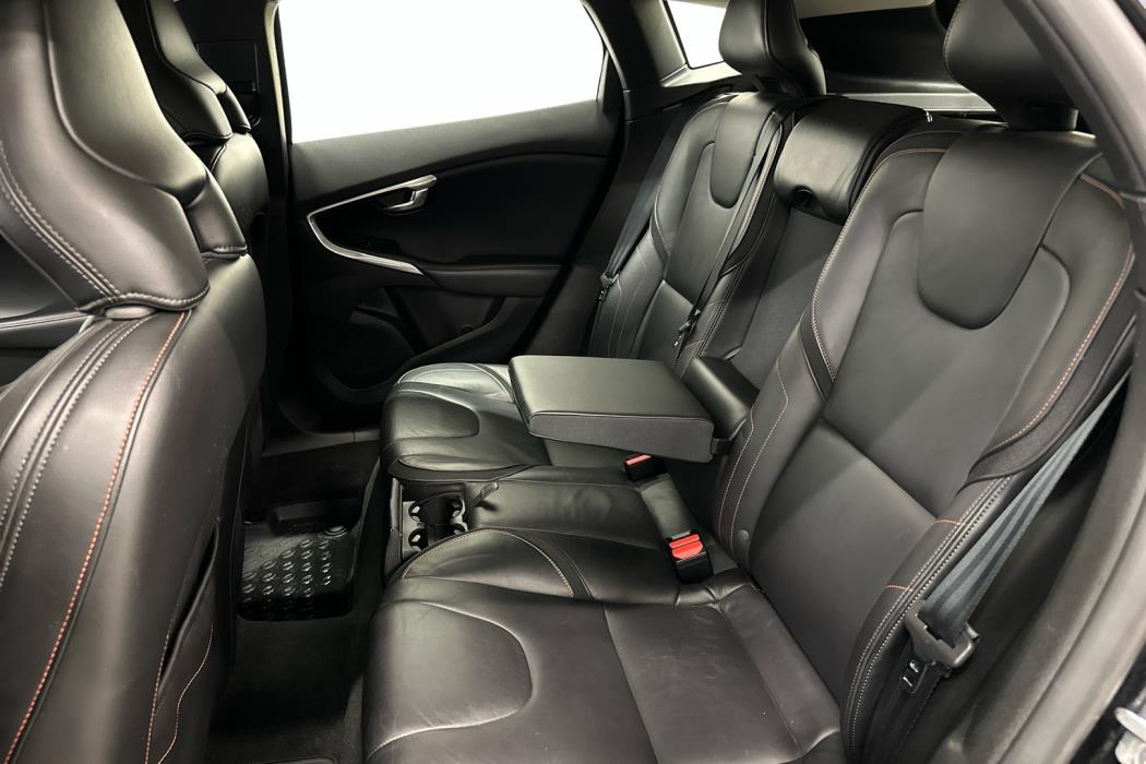 VOLVO V40 Cross Country 2015