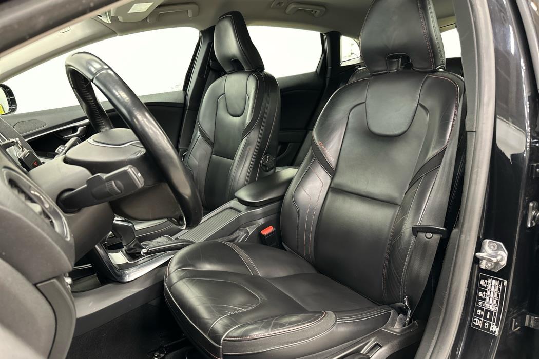 VOLVO V40 Cross Country 2015