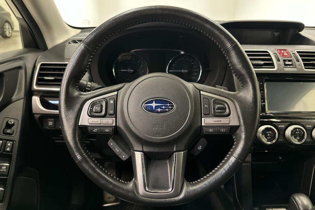 SUBARU Forester 2017