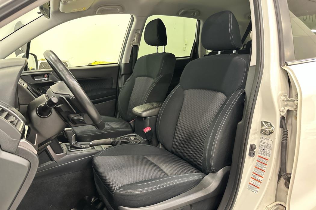 SUBARU Forester 2017