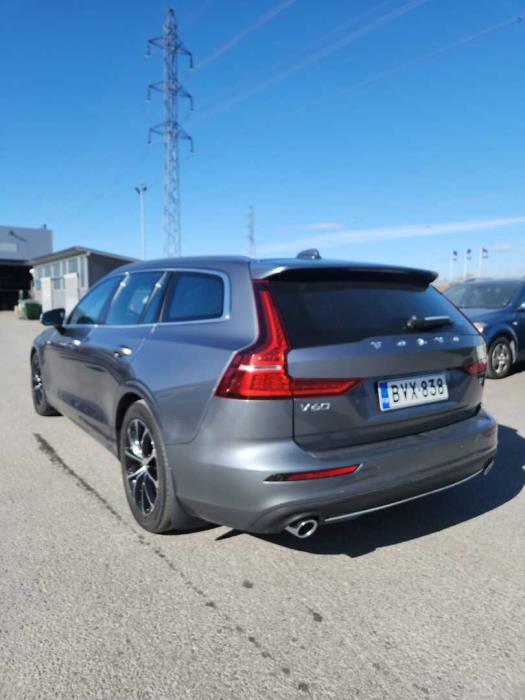 VOLVO V60 2020
