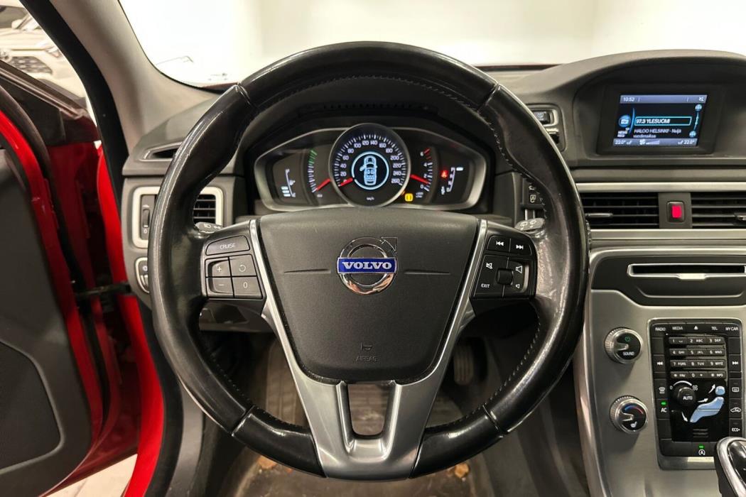 VOLVO V70 2015