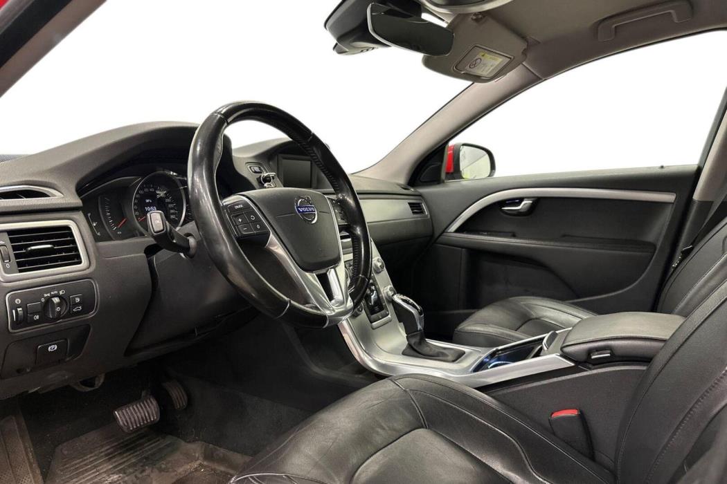 VOLVO V70 2015