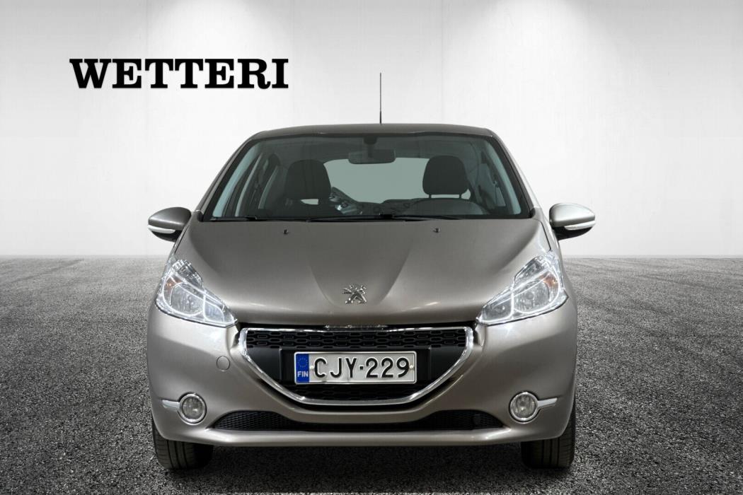 PEUGEOT 208 2015
