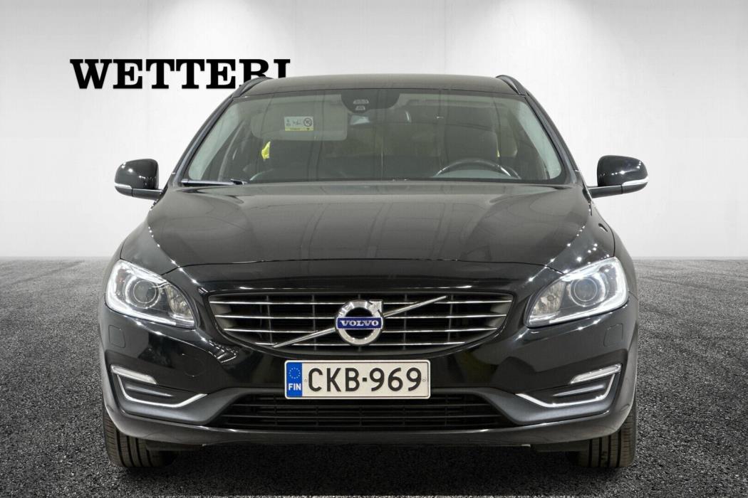 VOLVO V60 2015