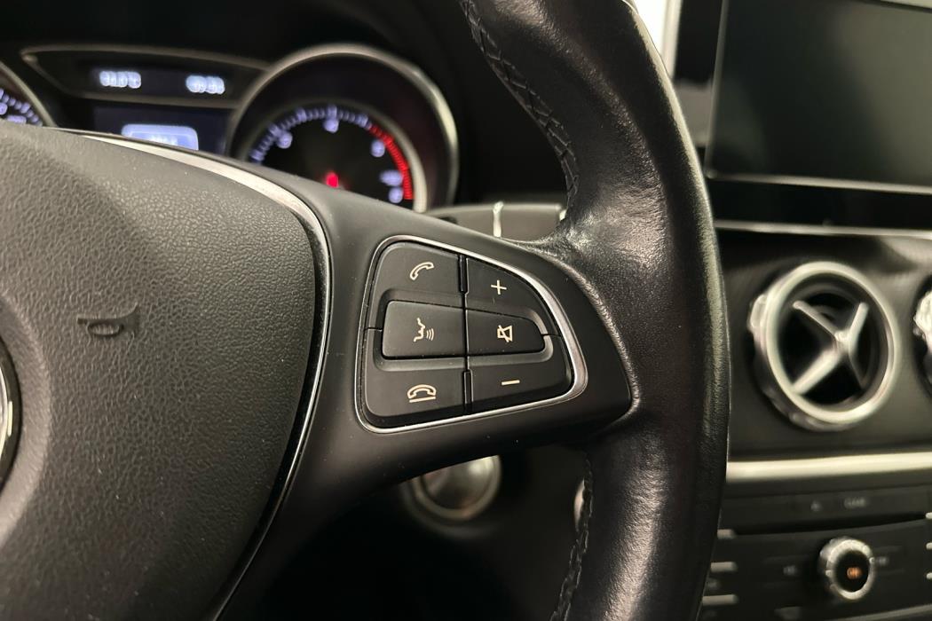 MERCEDES-BENZ GLA 2018