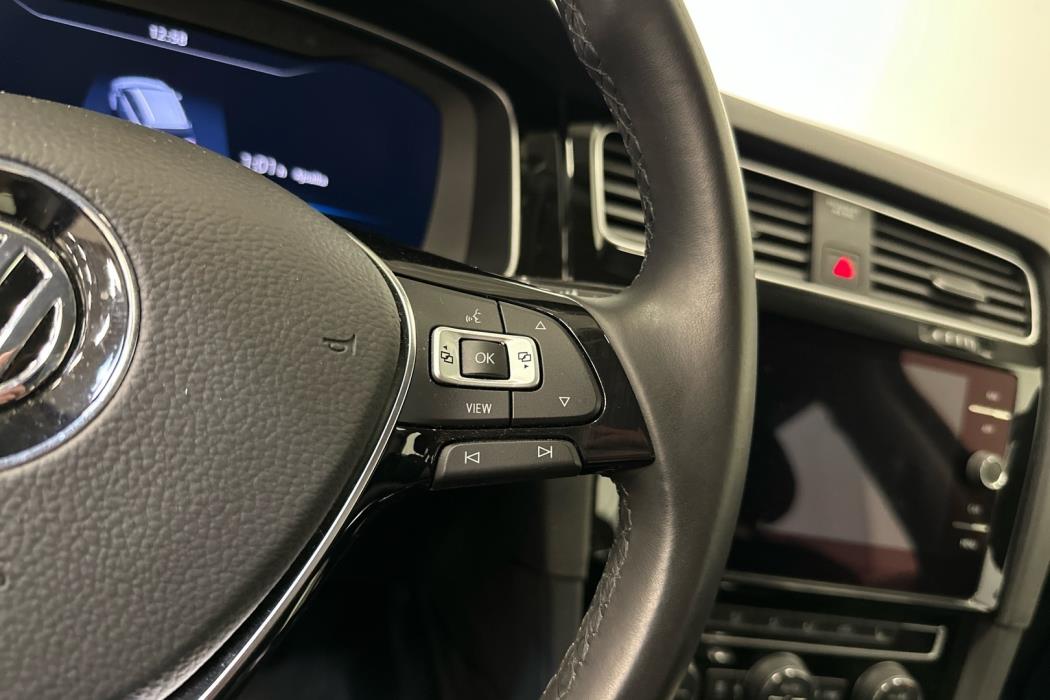 VOLKSWAGEN Golf 2019
