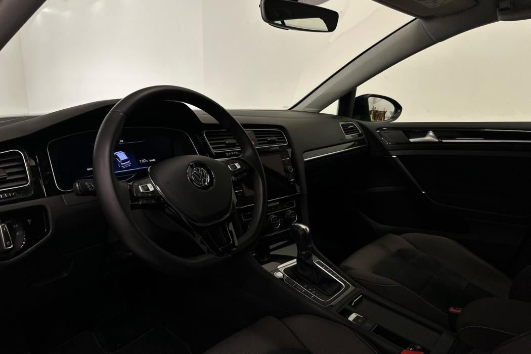 VOLKSWAGEN Golf 2019